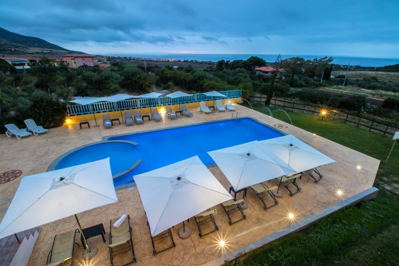 Abbaidda Hotel Valledoria  Extérieur photo
